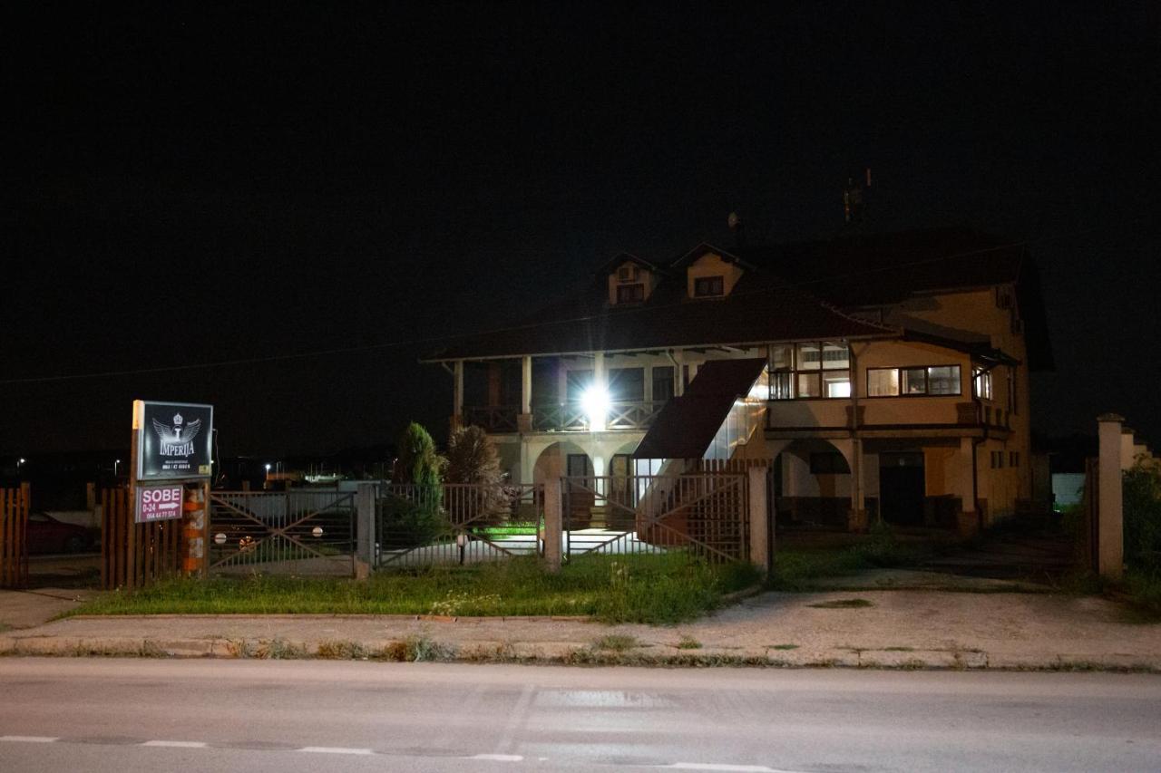 Motel Imperija Ub Eksteriør billede